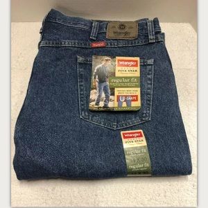 Wrangler Mens Regular Fit Straight Leg 44x30 NEW